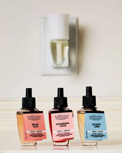 Coconut Linen Wallflowers Fragrance Refill image number null