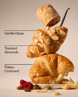 Nến 3 Bấc Almond Croissant 3-Wick Candle image number null