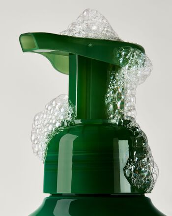 Nước Rửa Tay Tạo Bọt Backyard Honeysuckle Gentle & Clean Foaming Hand Soap Gentle & Clean Foaming Hand Soap