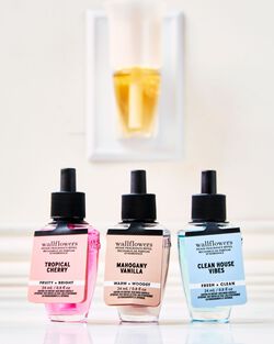 Mahogany Vanilla Wallflowers Fragrance Refill image number null