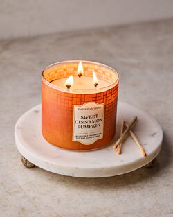 Nến 3 Bấc Sweet Cinnamon Pumpkin 3-Wick Candle image number null