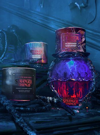 The Demogorgon 3-Wick Candle Nến 3 tim The Demogorgon 3-Wick Candle