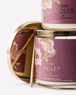 Nến 3 Bấc Very Violet 3-Wick Candle image number null