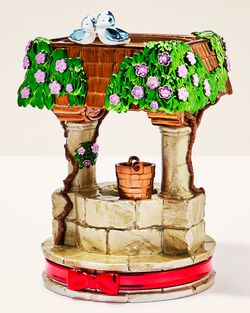 Đế Nến 3 Bấc Snow White Pedestal 3-Wick Candle Holder image number null