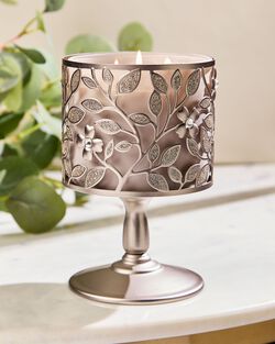Đế Nến 3 Bấc Dogwood Pedestal 3-Wick Candle Holder image number null