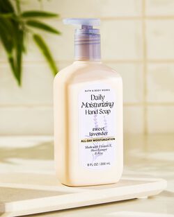 Nước Rửa Tay Dưỡng Ẩm Sweet Lavender Daily Moisturizing Hand Soap image number null