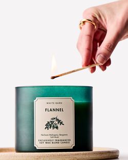 Nến 3 Bấc Flannel 3-Wick Candle image number null