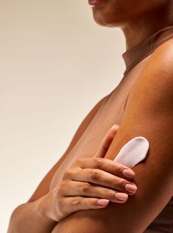 Champagne Toast Body Lotion image number null