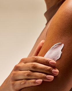 Sữa Dưỡng Thể Black Tea Body Lotion image number null